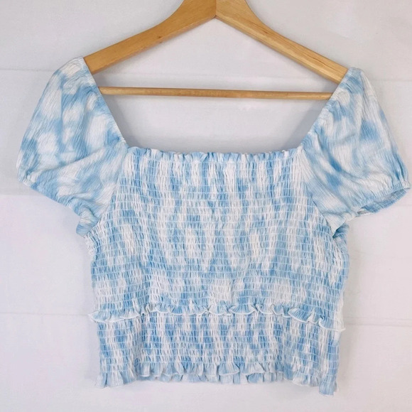 LUSH Blue Swirl Short Sleeve Smocked Top Size L - Picture 3 of 9